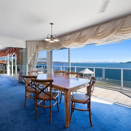 Spectacular Lakefront Home Taupo Exterior photo
